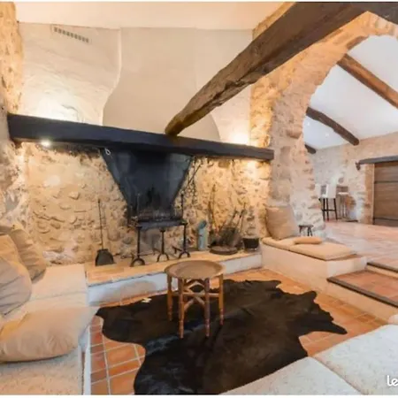 Maison Ancienne Xvii: Piscine Casa de Férias Aumelas