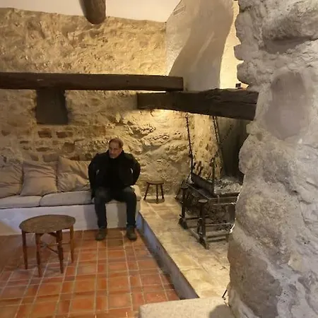 Maison Ancienne Xvii: Piscine Aumelas